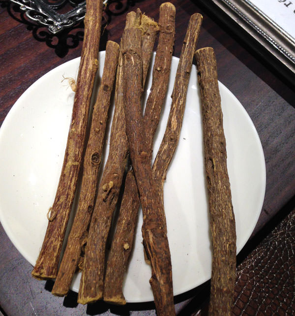 レグリスの原材料　甘草